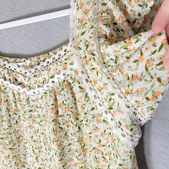 Mine Boho Crochet Flutter Sleeve Top sz M Delicate Floral Gathered Cottagecore - Picture 5 of 10